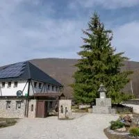Holiday park Hajducka cesma, hotelli kohteessa Dubovsko