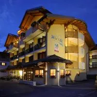 Hotel De la Ville, hotel em Andalo