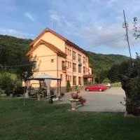 Pensiunea '' LA PAPA'', hotel en Huta Certeze