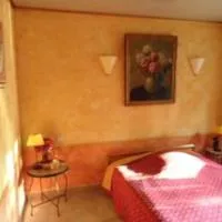 L'OLIVERAIE EN PROVENCE, hotel in Lambesc