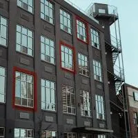 Feather Factory Hotel, hotell Queensis