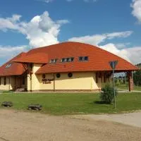 Miklós Fogadó és Étterem, hotel v destinaci Mátraterenye