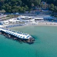 Piccolo Hotel Del Lido, khách sạn ở Lerici