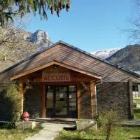 Complexe des Oustalous, hotel v mestu Les Cabannes