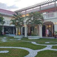 Casa Familya, hotel en Batac