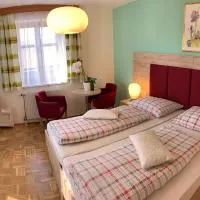 Gasthof Wagner Restaurant-Pension, hotel a Halbenrain