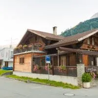 Chalet Stazione Ristorante Pensione, hotel a Poschiavo