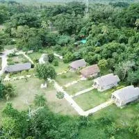 Alofa Beach Bungalows, hotel i Lénakel