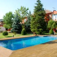 B&B Concha, hotel u gradu 'Becerril de la Sierra'