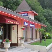 AUBERGE SAINT MICHEL, hotel v destinácii Saint-Martin-dʼUriage