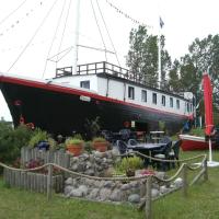 Hotelschiff Stinne, hotel di Wustrow