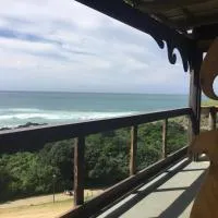 CORAM DEO SaltyWaves double en-suite rooms with sea views, hotel a Coffee Bay