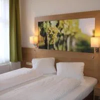 Weinhotel Rieder, hotel v mestu Poysdorf