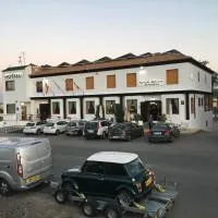 Hostal Mesón Arboleas โรงแรมในArboleas