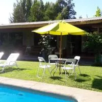 Cabaña Campestre de 1 Ambiente En Paine, מלון בPaine