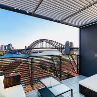 Breathtaking Sydney Harbour penthouse Enjoy Vivid from your balcony, hotell i Kirribilli i Sydney