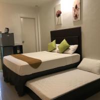 The Blanket Hotel Restaurant & Coffee, hotel en Ilagan