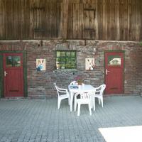 Trekkershut Isidorus, hotel in: Groenebach, Winterberg