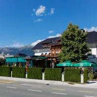 Guesthouse Tulipan, hotell i Lesce
