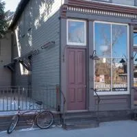 Public House Lofts, hotelli kohteessa Crested Butte
