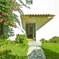 Traditional Villa In S Pedro , ESTORIL، فندق في Alapraia