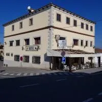 Hotel Carvajal, готель у місті Торрехон-ель-Рубіо