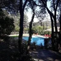 Les Hôtes du Ranquet, hotel em Tornac