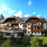 Hotel Häuserl im Wald, hotell i Mariapfarr