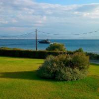 Beautiful house by the sea,Loutraki Skaloma.