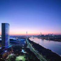 Shangri-la Guangzhou -3 minutes by walking or free shuttle bus to Canton Fair & Overseas Buyers Registration Service, hotel em Hai Zhu, Guangzhou