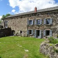 La Ferme de Madelonnet, hotel a Saint-Jeures
