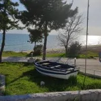 Kariani Beach Apartment, hotel Karianí városában