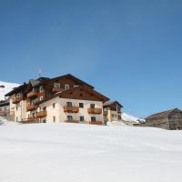 BLUE MOON APARTMENTS, hotel i Trepalle, Livigno
