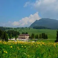 Hotel Vezzena, hotel em Malga Postesina