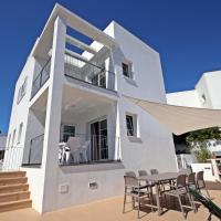 Villa Can Bella, 350m zum Strand, hotel a Cala Galdana