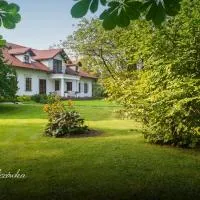 Dwór w Kiełczówce, hotel di Moszczenica