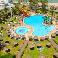 an overhead view of a swimming pool at a resort at Hotel El Habib Monastir
