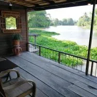 Rustic​ Charm​ Suphan​, hotel sa Ban Tha Pong