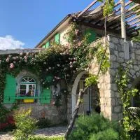 Lake house Puro โรงแรมในDodoši