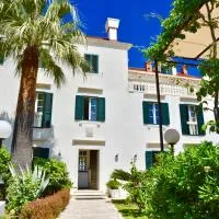 Bol में, होटल Villa Giardino Heritage Boutique Hotel Bol