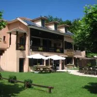 Viesnīca Pyrenées Emotions, Eco-responsables, Nature, Sports Aventures pilsētā Malvézie