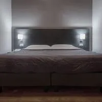 Twelve Hotel, хотел в Монкалиери