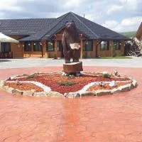 HANUL VANATORULUI, hotel in Gura Humorului
