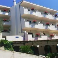 Pansion "Roko", hotell i Drvenik