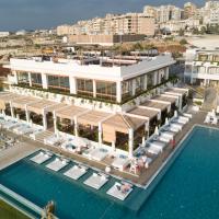 La Siesta Hotel & Beach Resort, отель рядом с аэропортом Международный аэропорт имени Рафика Харири - BEY в городе Khaldah