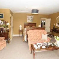 The Brown Hen Guest Accommodation، فندق في باندون