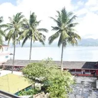 RedDoorz Plus @ Tirta Kencana Hotel, hotel a Ambon