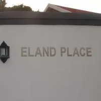 Eland Place Self Catering Guest House, хотел в Beacon Bay