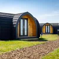 Camping Pods, Golden Sands Holiday Park, hotel in Dawlish