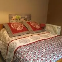 AUX PORTES D'AUBRAC studio 2 personnes, hotel a Salgues